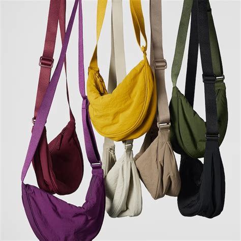 uniqlo bum bag dupe|uniqlo shoulder bag 20 dollar.